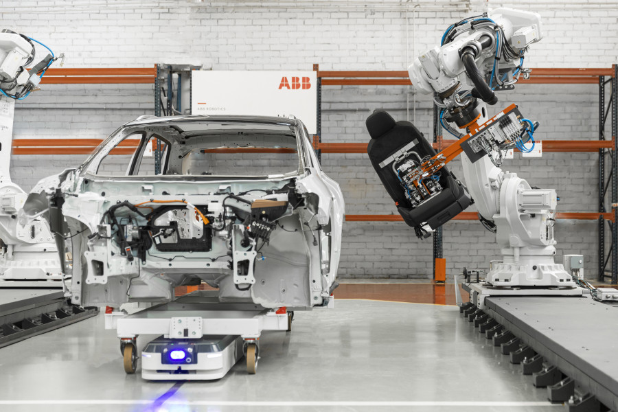 ABB Robotics acquires ASTI Mobile Robotics Final trim assembly automotive ASTI BidiBOT 2000(7) (1)
