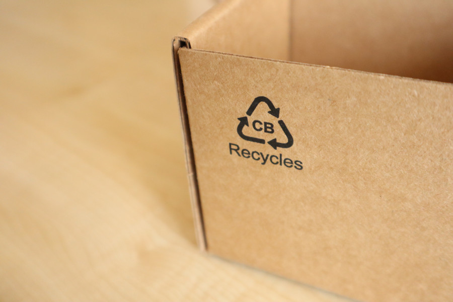 Caja reciclable unsplash
