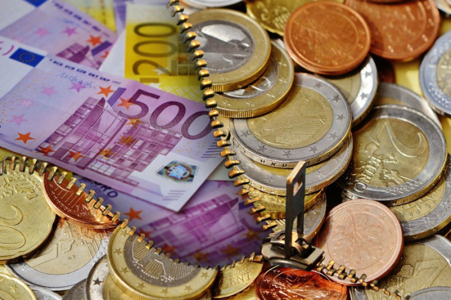 Money 1552547 40211