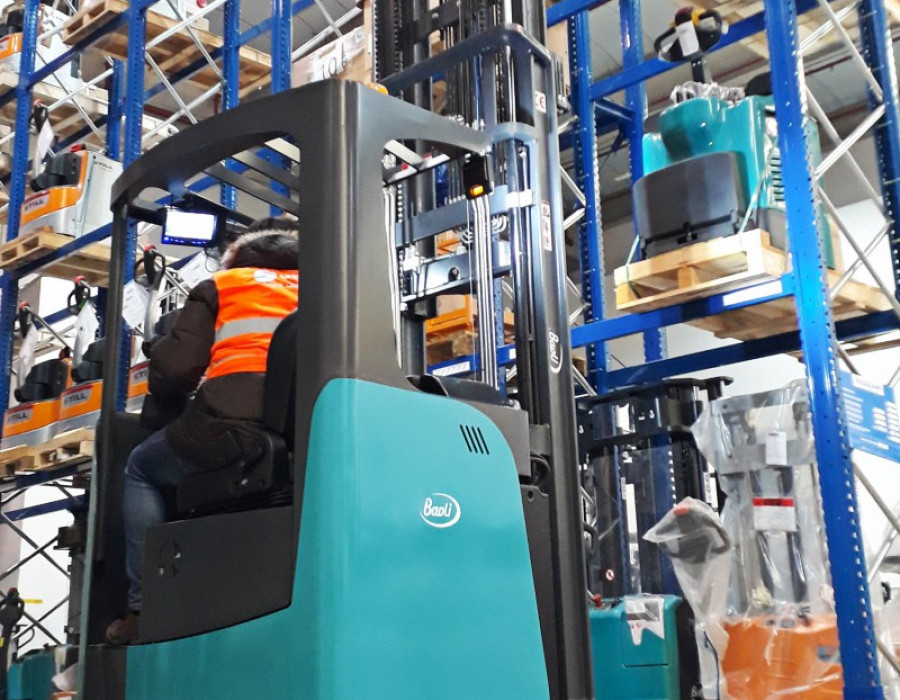 Er16 reach truck 37412