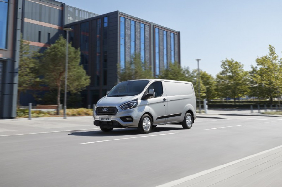 2018 ford transit phev  02 35242