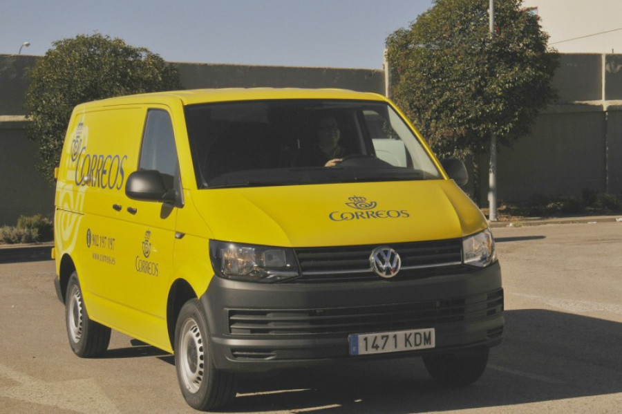 Correos elige el volkswagen transporter para su flota de vehiculos 31104