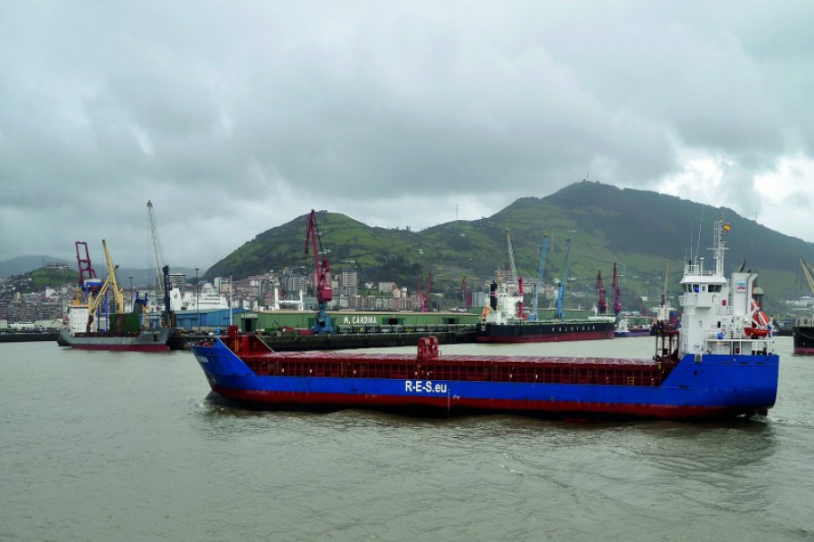 Barcos en puerto bilbao8359 29649