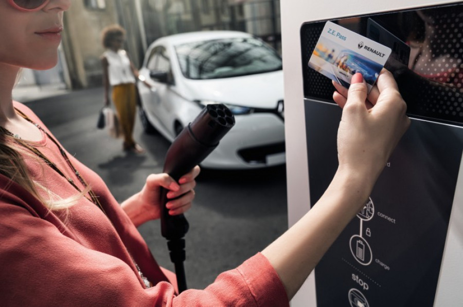 Renault zoe 27136
