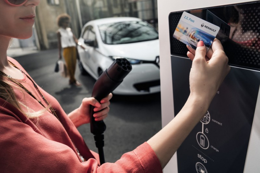 Renault zoe 27134