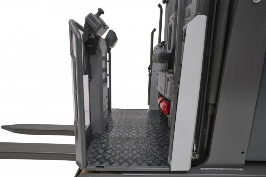 Unicarriers pr nomination ifoy 2017 image 2 floor sensor 26314