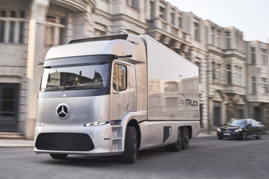 Mercedes benz urban etruck 25964