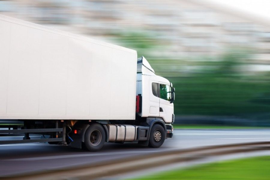 Camion circulando123rf 25631