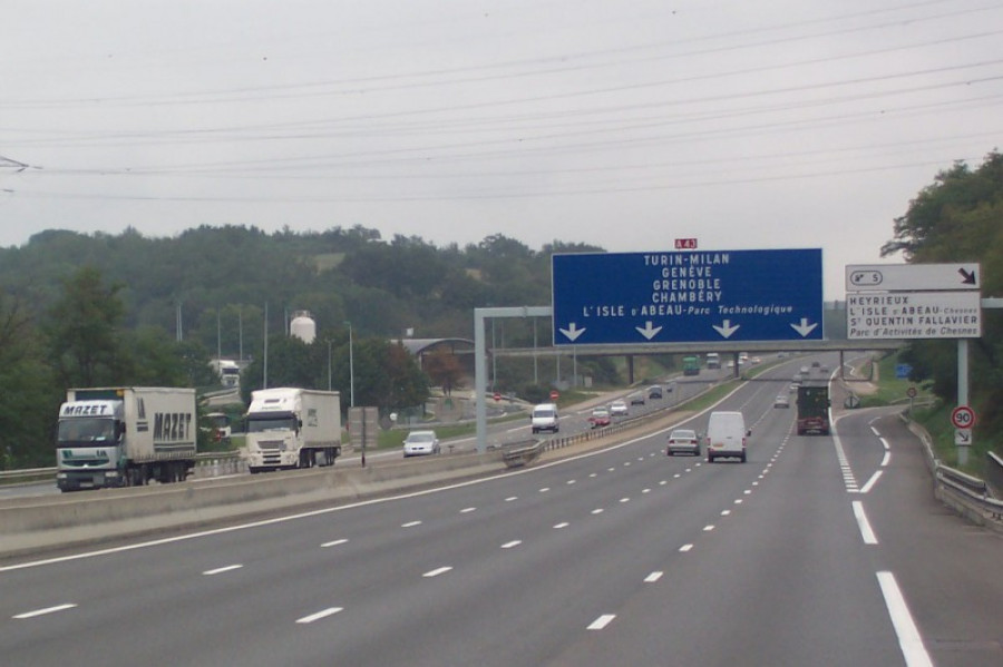 A 43 francia 23517