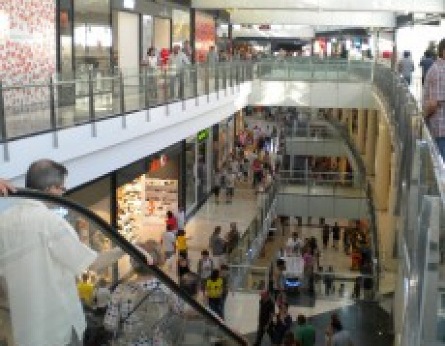 Centro comercial 23022