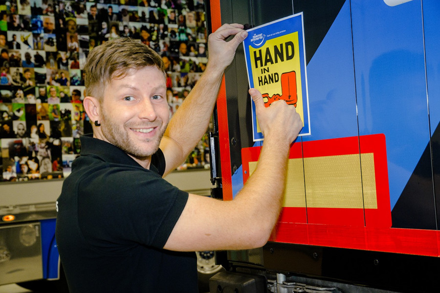 Timocon hand in hand 20614