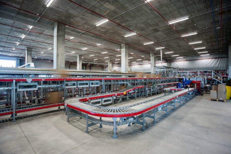 Desigual logistic center viladecans barcelona sorter low 19106