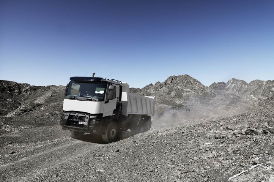 Renault trucks oman 13003