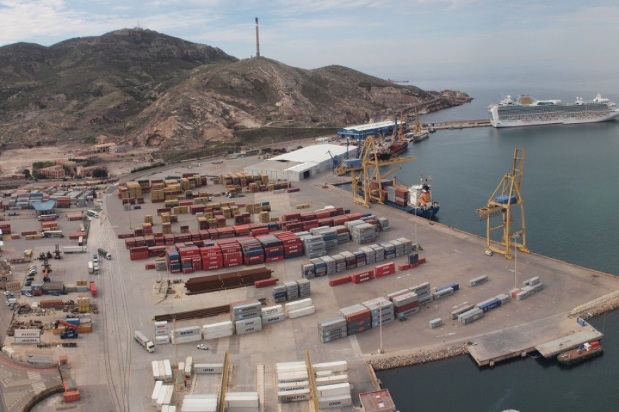 Terminal contenedores 8949