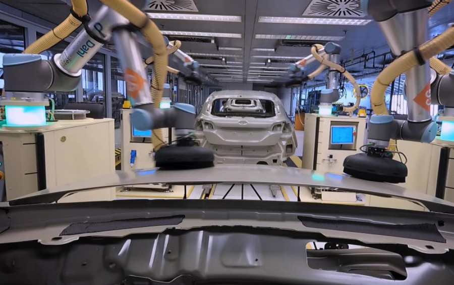Choreographed robots screengrab 41827
