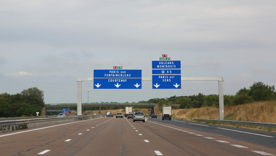 Autopista Francia LP 123rf