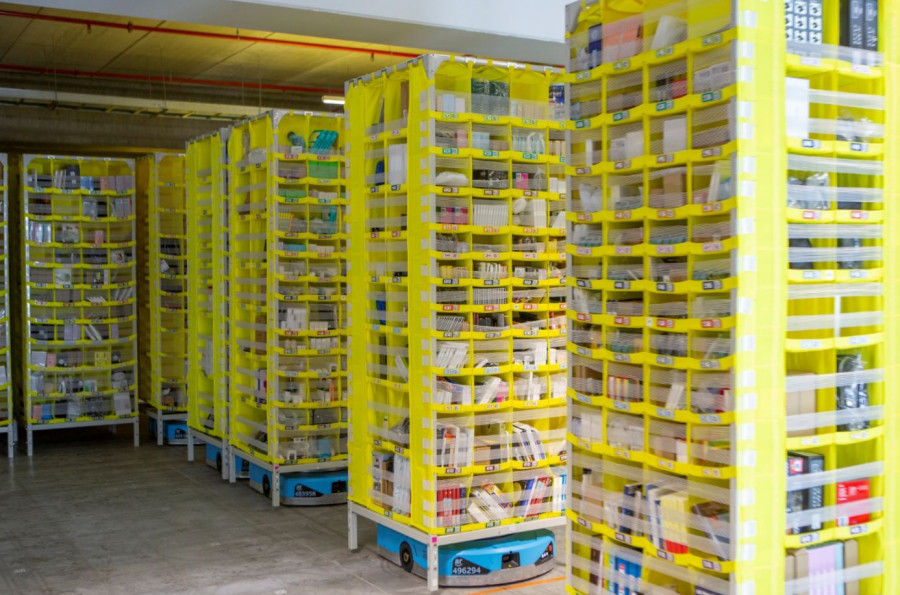 Robots del centro logístico de Amazon en Dos Hermanas