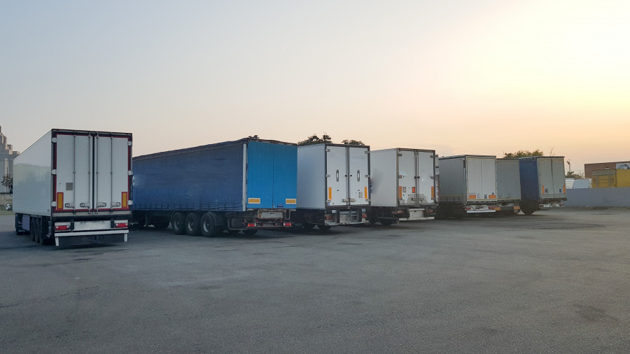 Camiones transportes lpdic20 123rf2