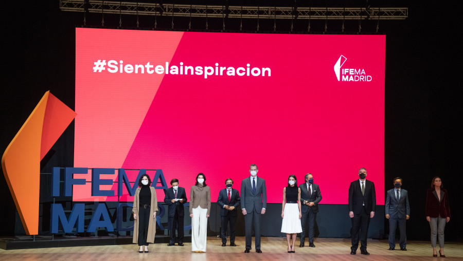Familia escenario nuevo logo