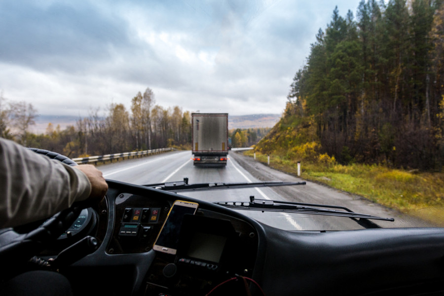 Conductor camion carretera