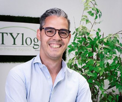 Daniel Latorre2