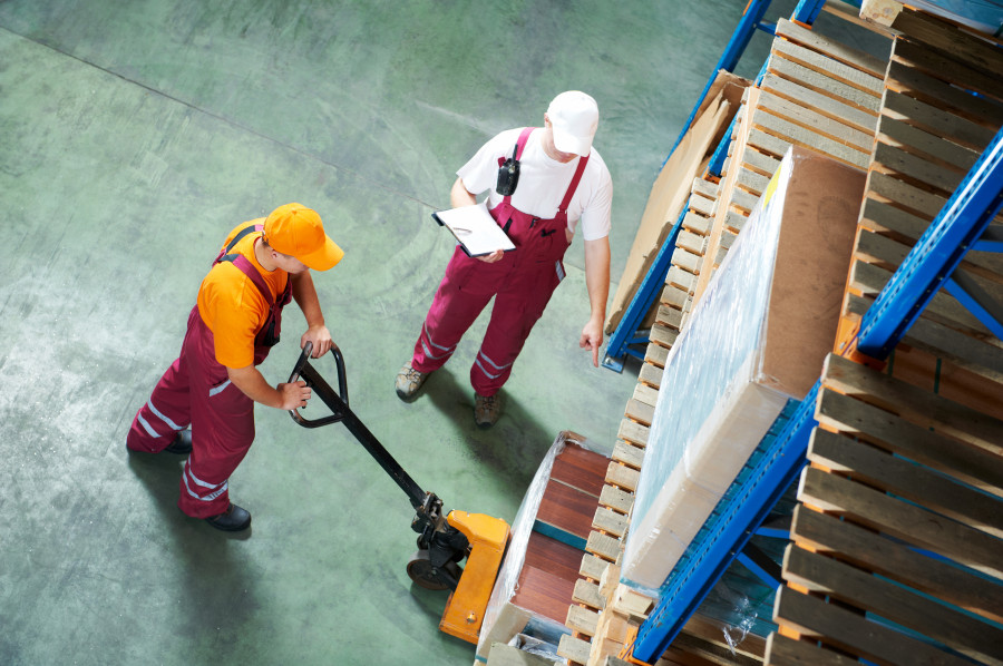 OperariosLogistica123rf