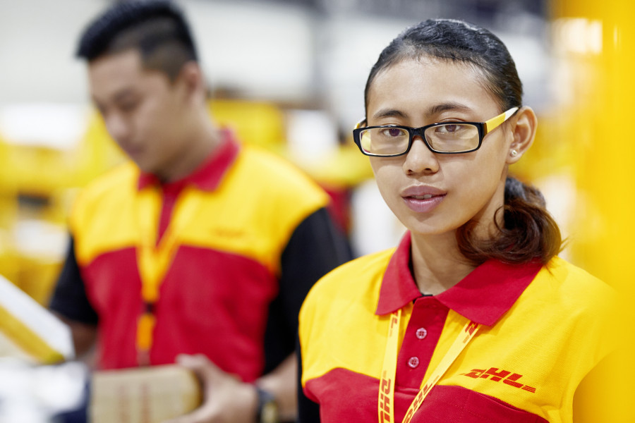 Dhl employees
