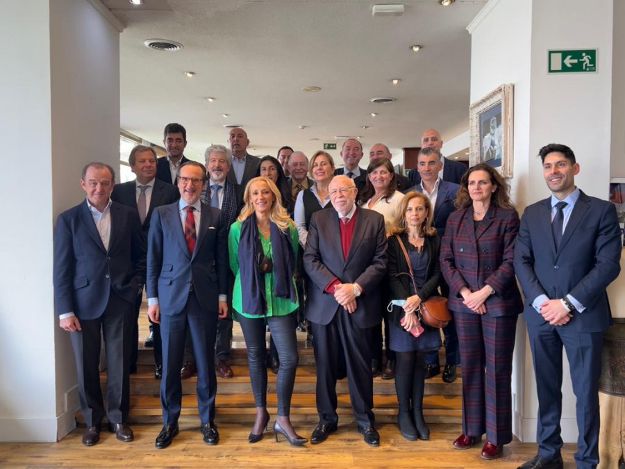 20220406 NP UNO Logística Junta Directiva ABR 22 Foto Familia MH Antolín