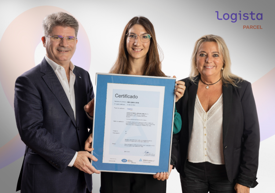Gonzalo de Castro Senir VP TÜV   Ana Piñar Morales, Sostenibilidad y Medio Ambiente Logista   Susana Vendrell TÜV