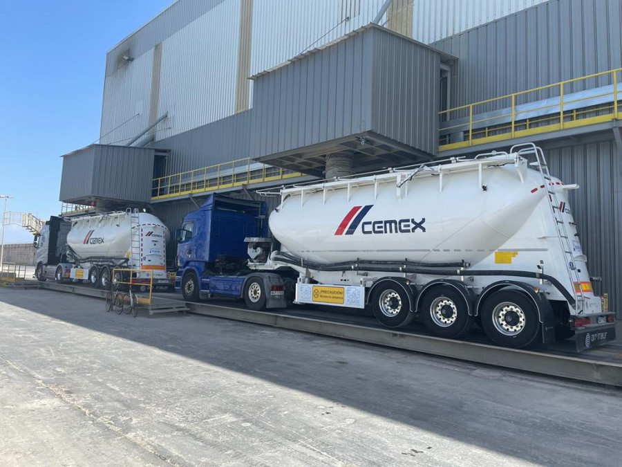 Carga camiones CEMEX