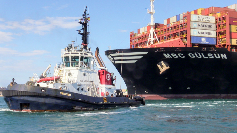 Buque entrando Puerto Valencia
