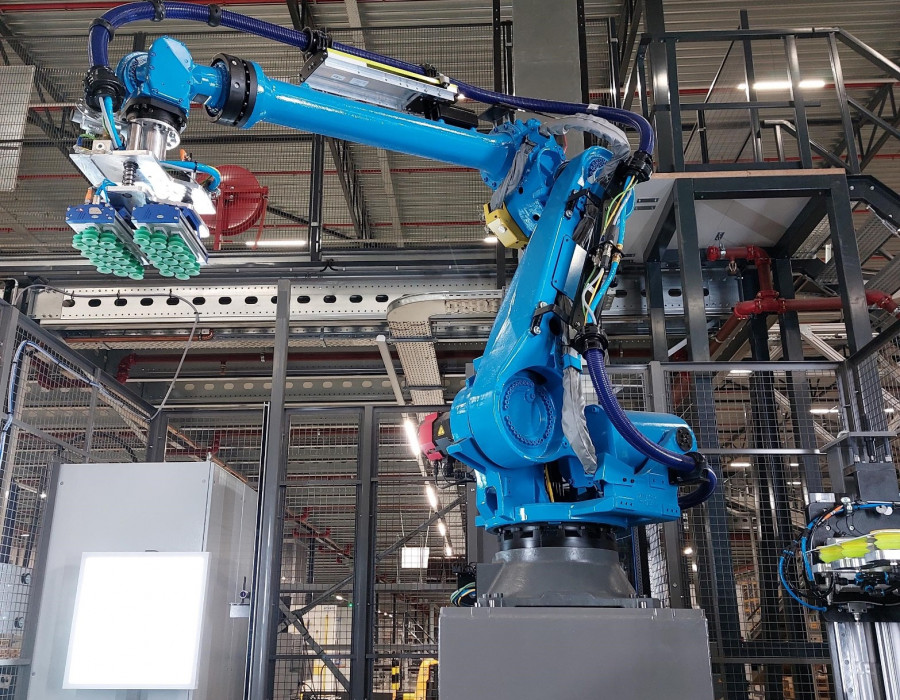 Robot depalletizer Stark © Arvato Supply Chain Solutions