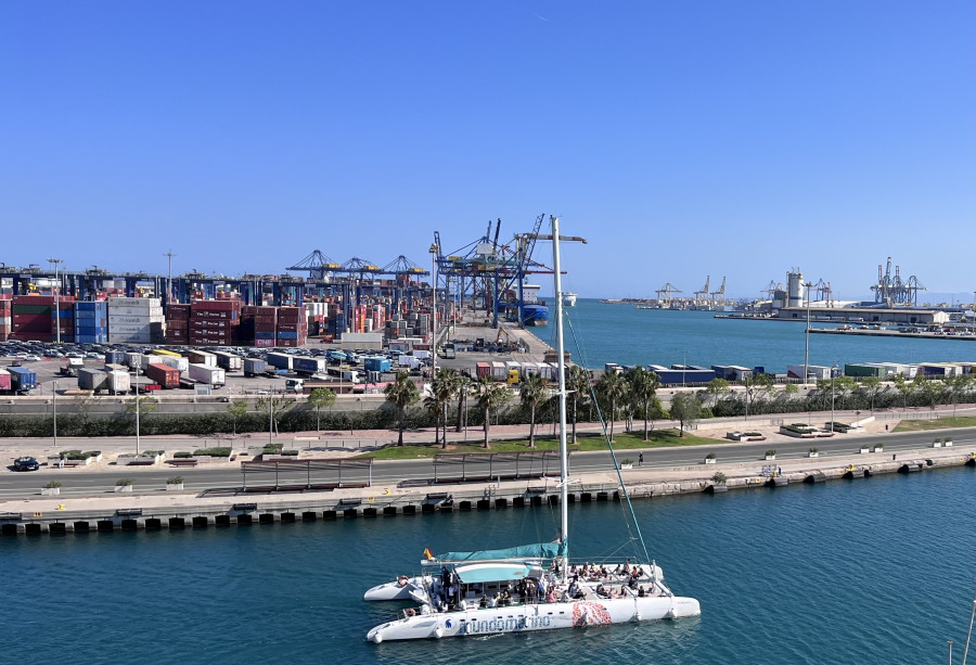 Puerto Valencia terminal APM desde Veles i vents