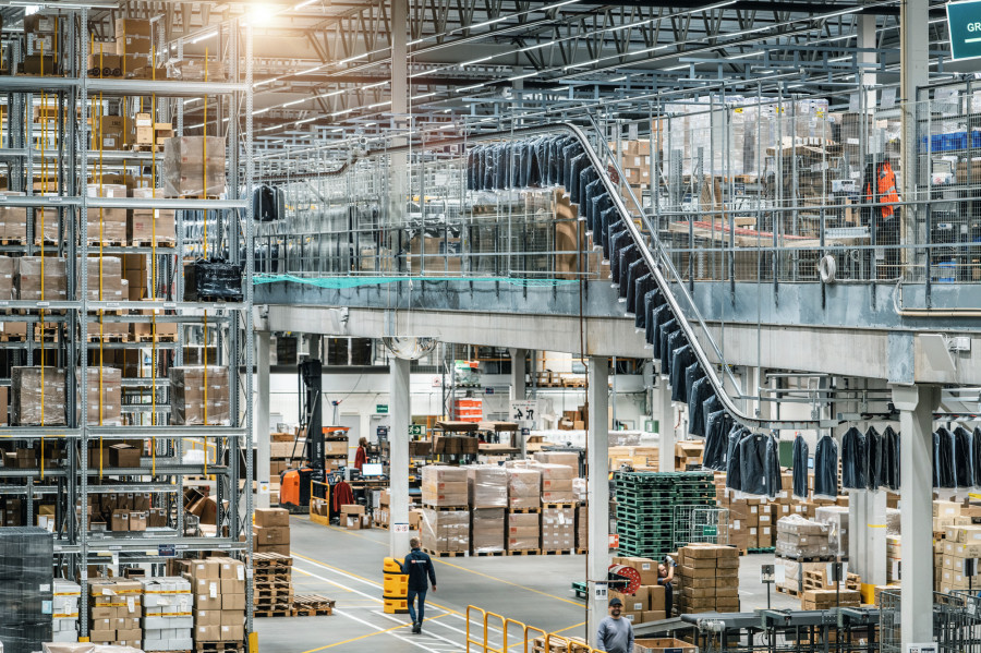Almacén de logística DB Schenker