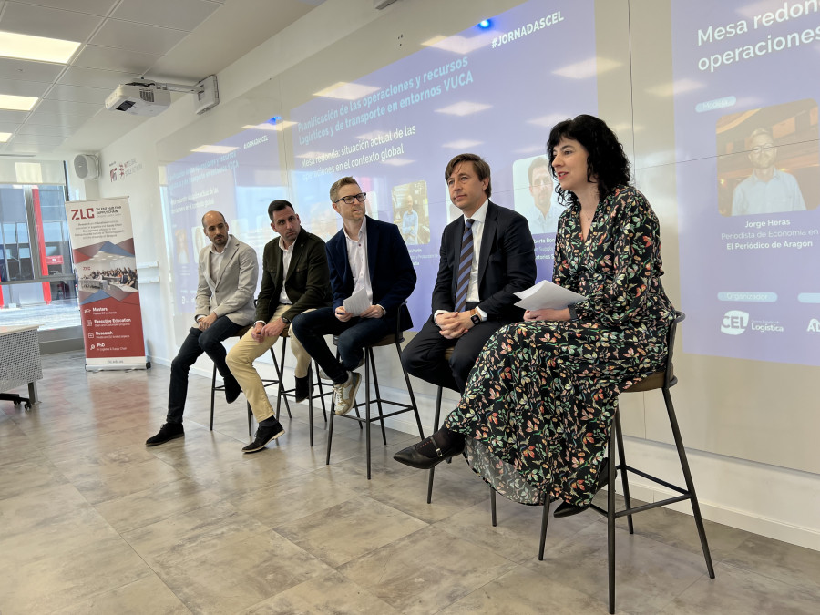 CEL Daniel Martín, Alberto Bona, Jorge Heras, Ramón García y Susana Val en la primera mesa redonda