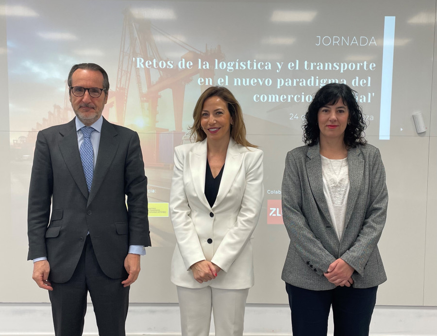 El presidente de UNO, Francisco Aranda  la alcaldesa de Zaragoza, Natalia Chueca  y la directora general del ZLC, Susana Val