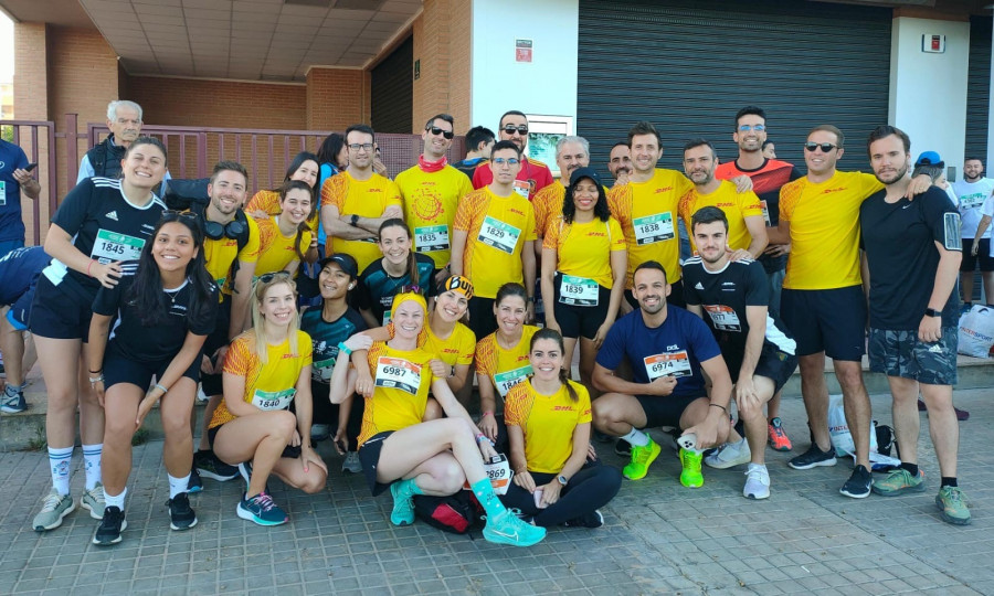Dhl Carrera de las empresas Valencianas   Foto equipo   DHL Running Club