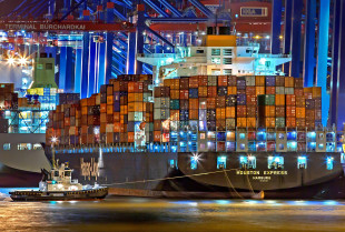 Barco carga puerto pexels (2)