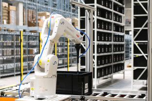 Sereact PM KI basier~ Robotik Bild 1