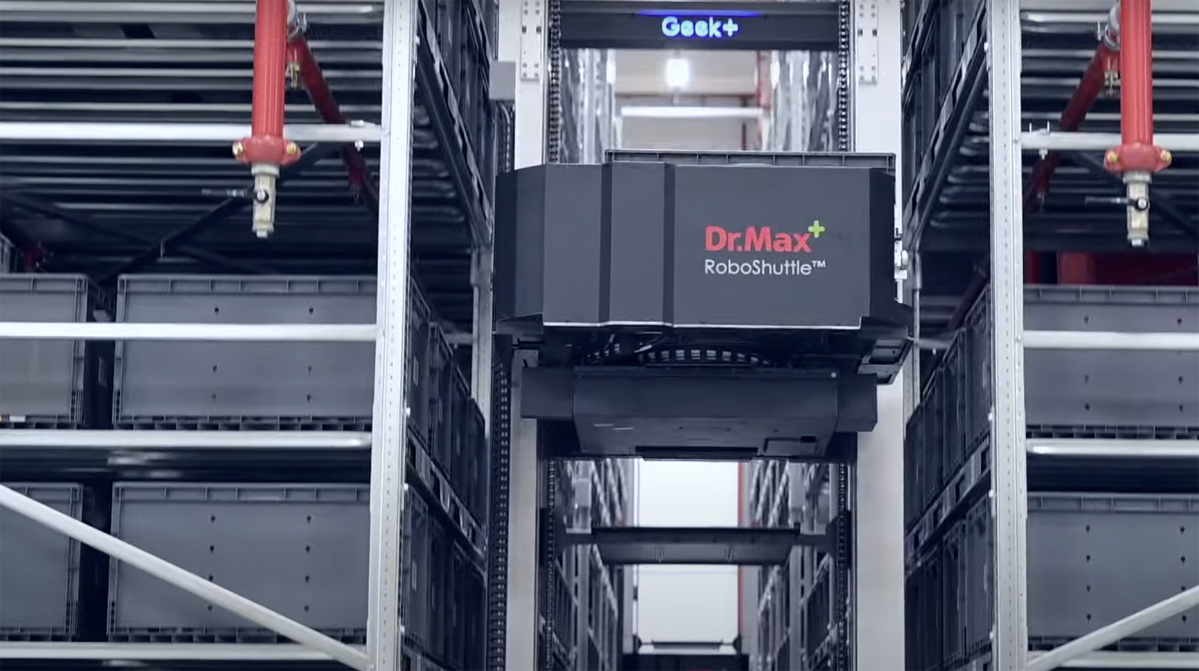 GEEKPLUS Roboshuttle with Dr Max IFOY WINNER 2025